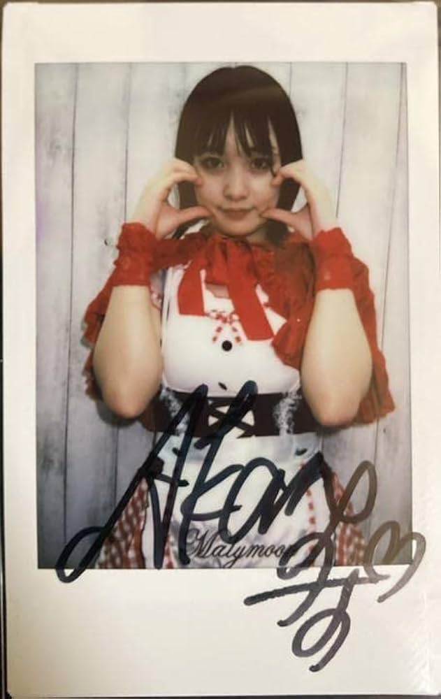 スールイチー サイン入りチェキ 苏芮琪 🍓𝙋 𝙍 𝙀 𝙎 𝙀 𝙉 𝙏 𝐋𝐀𝐑𝐌𝐄 オフショット🎂 《 鎮西寿々
